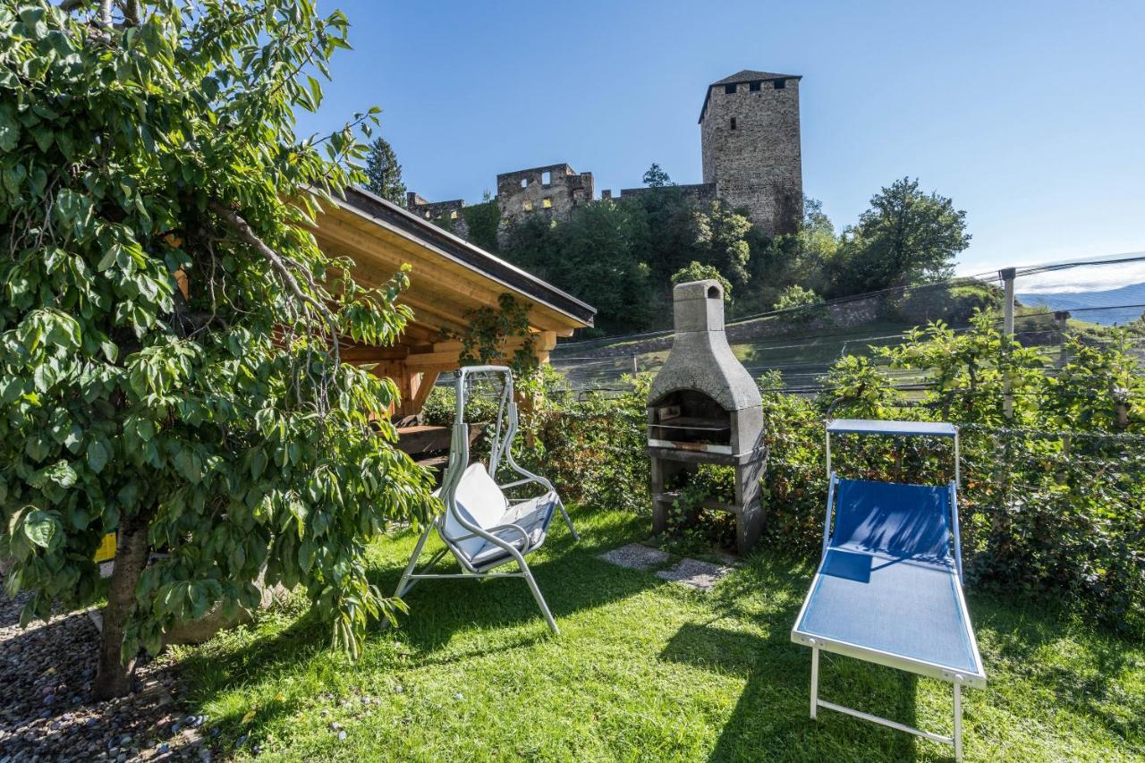 Ferienwohnung Bergblick-Schlosshof Vollan Exterior photo